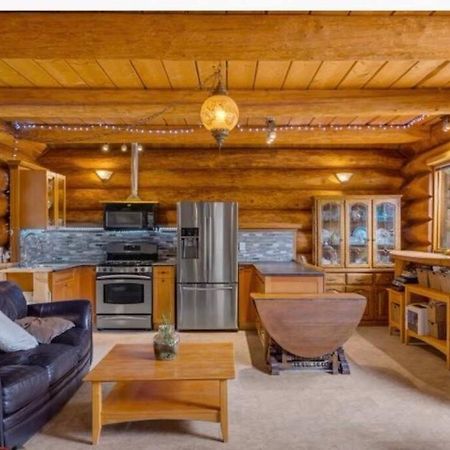 基洛纳Authentic Lofted Log Cabin With Hot Tub别墅 外观 照片